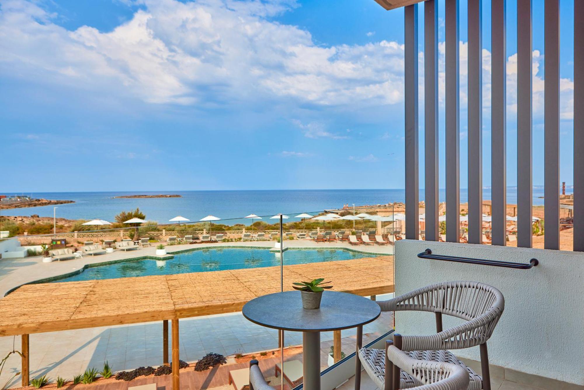 Universal Grand Leon & Spa Colonia de Sant Jordi Exterior photo