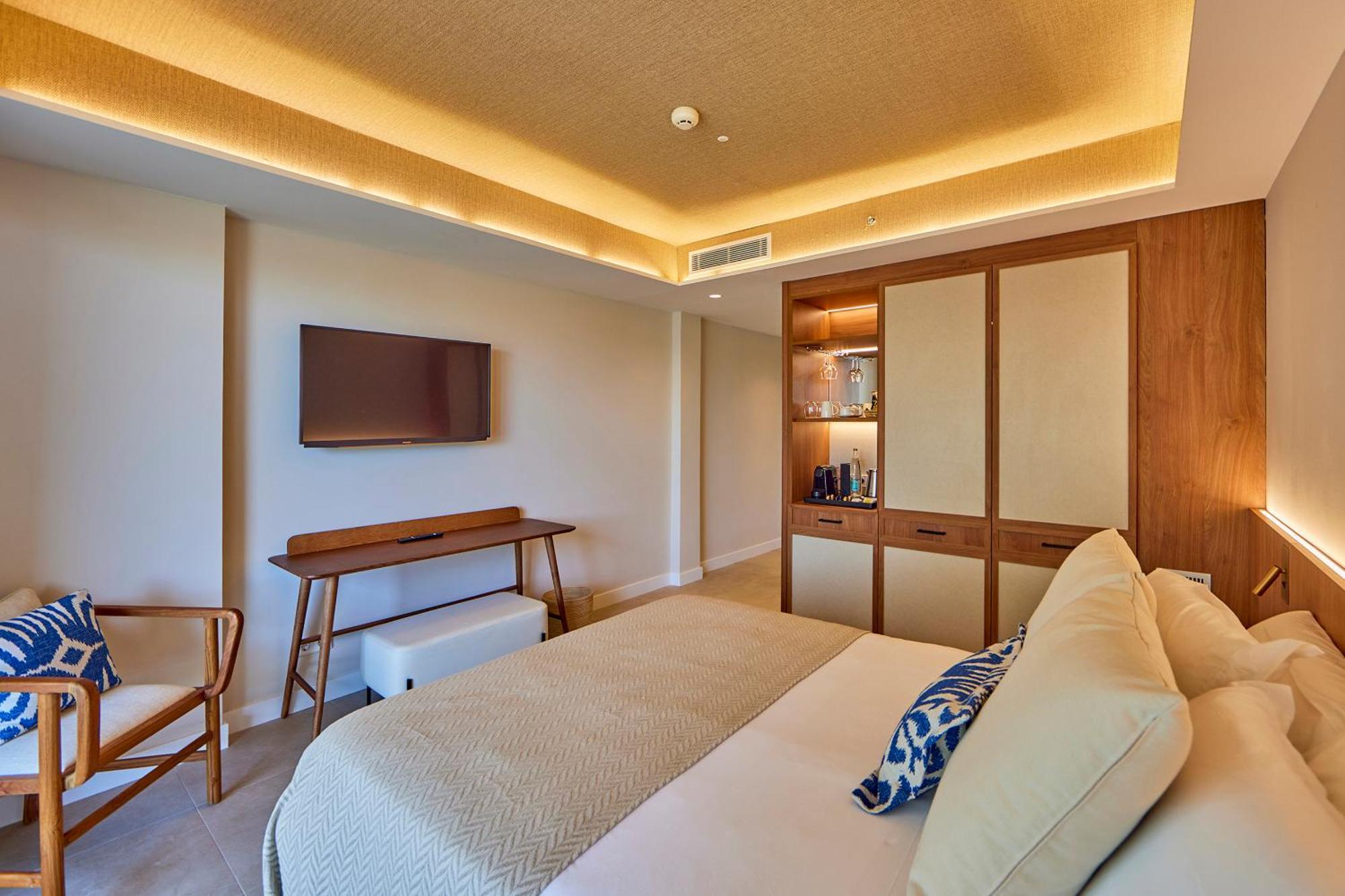 Universal Grand Leon & Spa Colonia de Sant Jordi Exterior photo